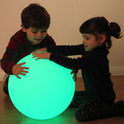 Ljusboll, inkl fjärrkontroll Ljusboll, inkl fjärrkontroll