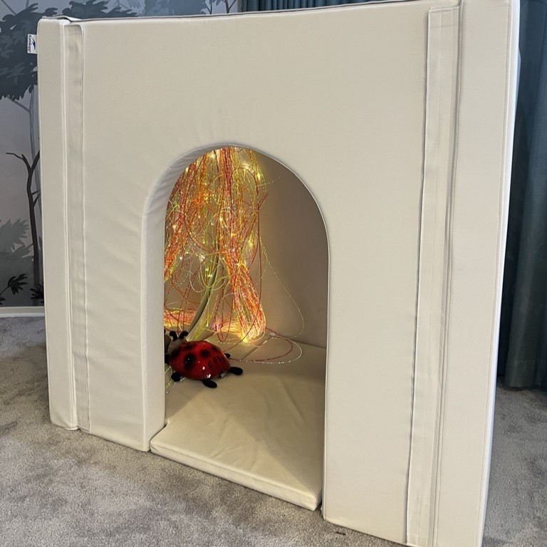 Lilla Huset vit inkl. 2 speglar